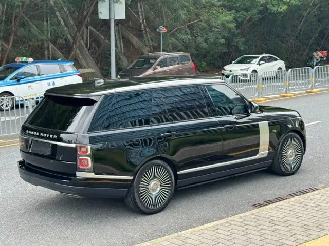 Land Rover Range Rover — Фото автомобиля 6