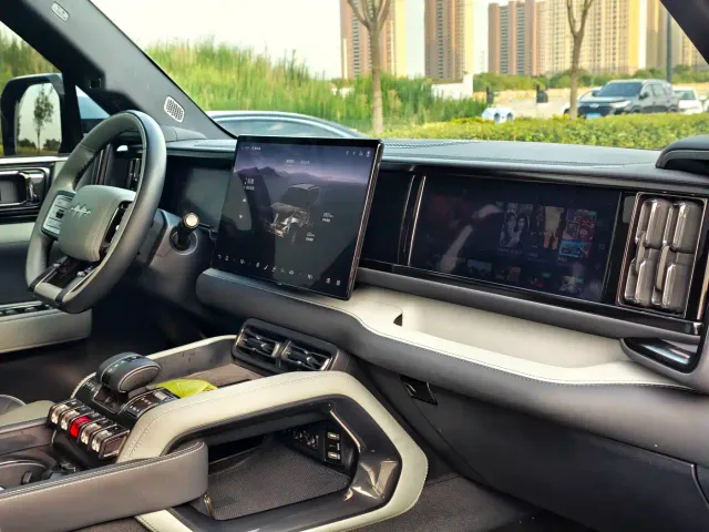BYD FangChengBao Leopard 5 — Фото автомобиля 12