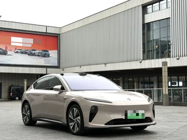 Nio ET5 — Фото автомобиля 3