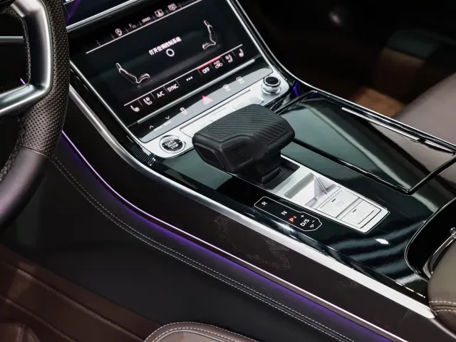 Audi A8 — Фото автомобиля 15
