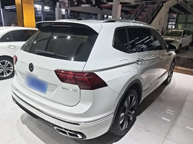 Volkswagen Tiguan L — Фото автомобиля 6