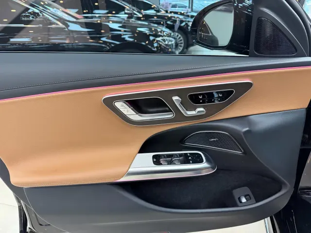 Mercedes-Benz E-Class — Фото автомобиля 4
