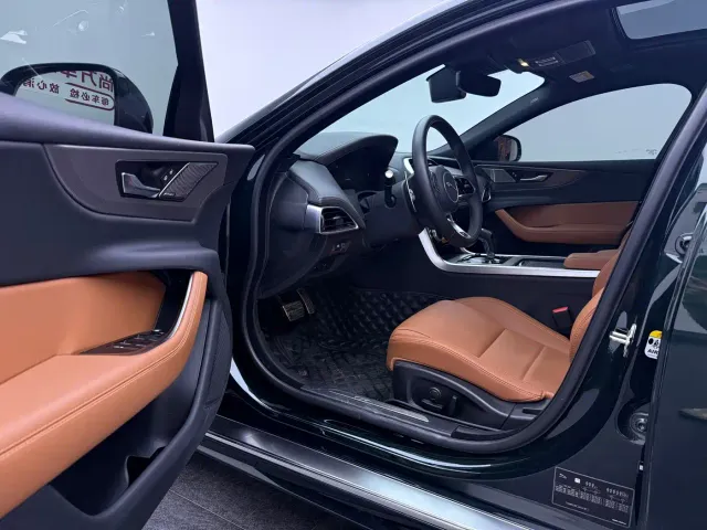 Jaguar XEL — Фото автомобиля 6