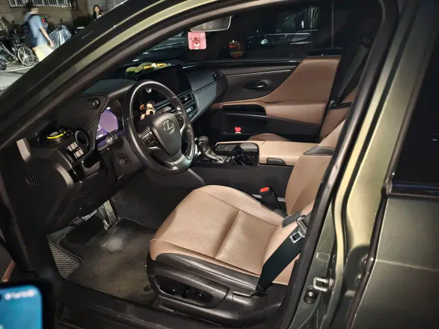 Lexus Lexus ES 2022 200 Luxury Edition — Фото автомобиля 4