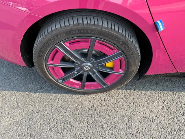 Xiaomi SU7 — Фото автомобиля 12