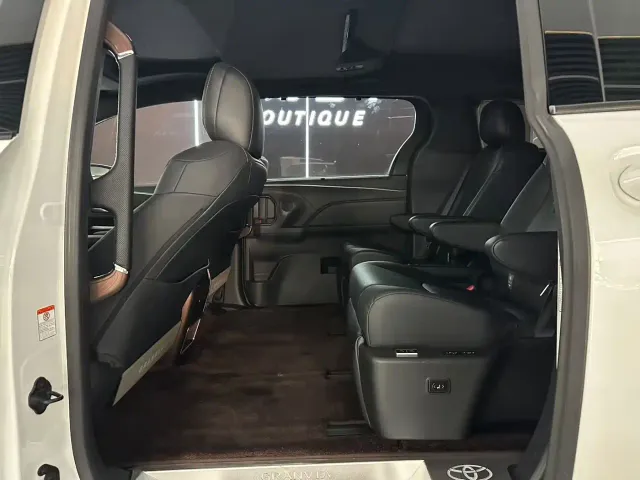 Toyota Granvia — Фото автомобиля 5