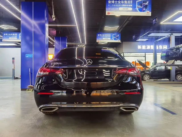 Mercedes-Benz E-Class — Фото автомобиля 5