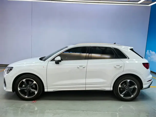Audi Q3 — Фото автомобиля 9