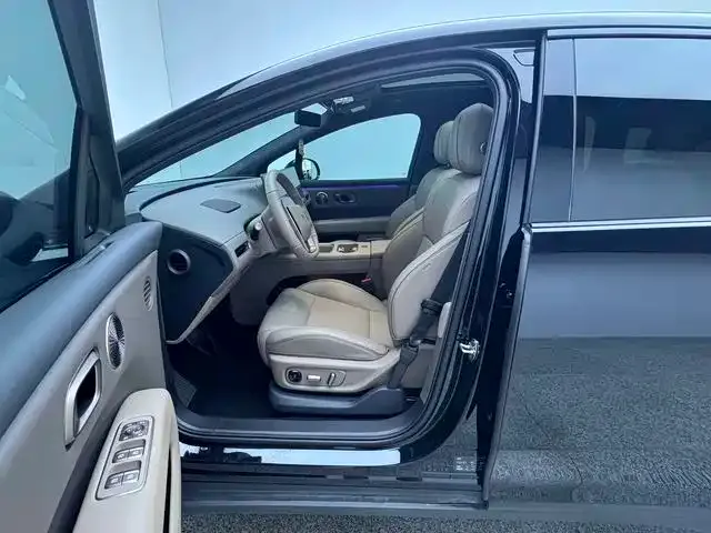 Li Auto i6 — Фото автомобиля 7