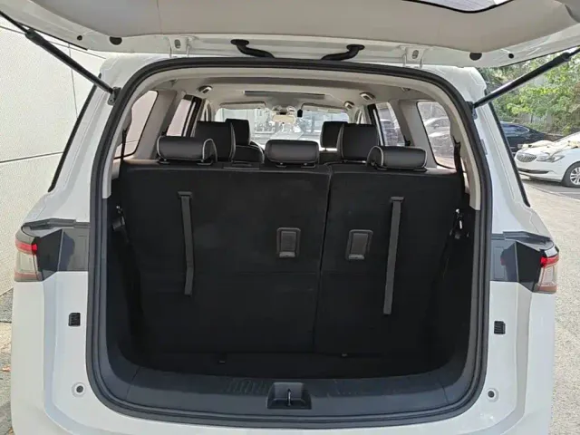 Wuling Jiachen — Фото автомобиля 18