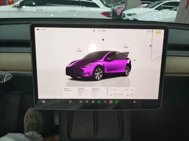 Tesla Model Y — Фото автомобиля 12