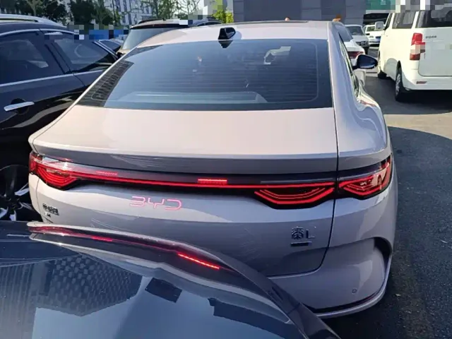 BYD Qin L — Фото автомобиля 5