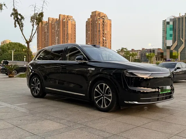 Aito M7 — Фото автомобиля 3
