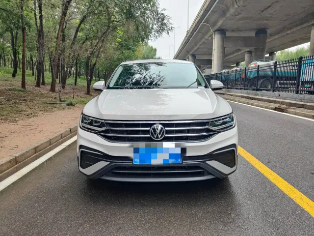 Volkswagen Tiguan L — Фото автомобиля 2