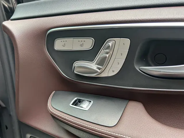 Mercedes-Benz V-Class — Фото автомобиля 14