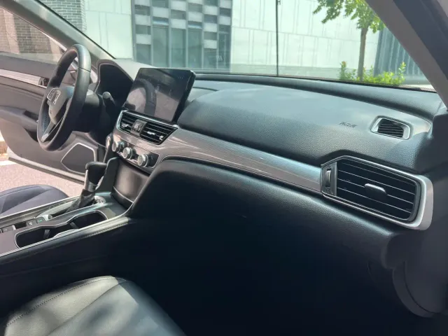 Honda Accord — Фото автомобиля 10