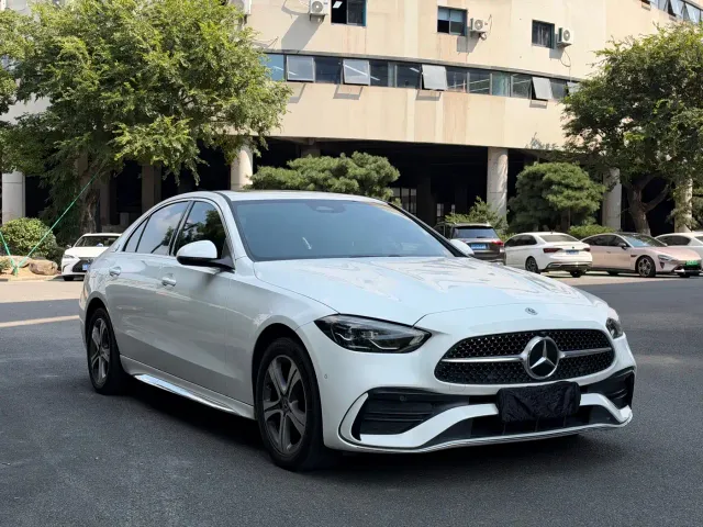 Mercedes-Benz C-Class — Фото автомобиля 3