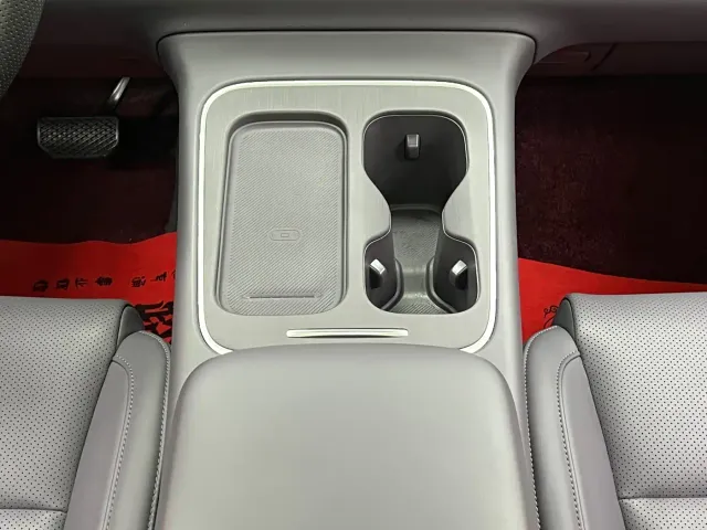Leapmotor C10 — Фото автомобиля 24
