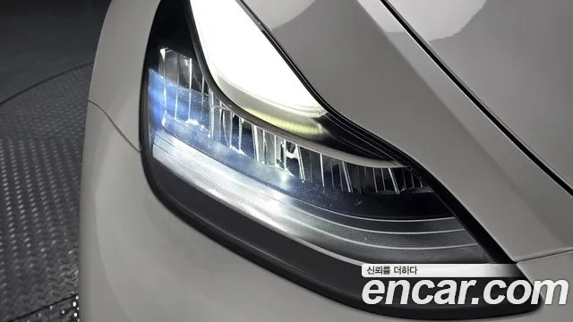 Tesla Model Y — Фото автомобиля 16