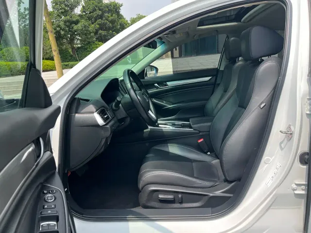 Honda Accord — Фото автомобиля 9