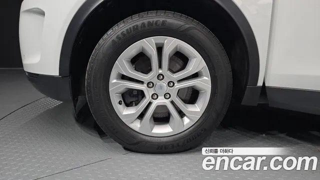 Land Rover Discovery Sport — Фото автомобиля 15