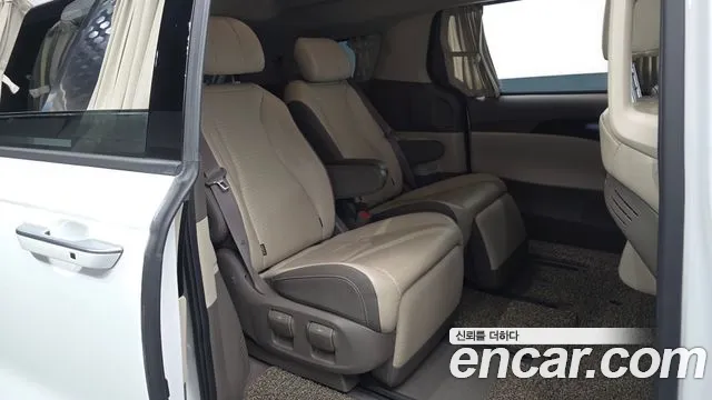 Kia Canival Carnival 4 поколение Бензин 7 мест Hi-Limousine — Фото автомобиля 8
