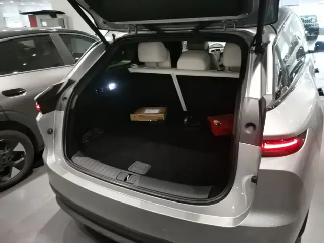 Li Auto i6 — Фото автомобиля 18
