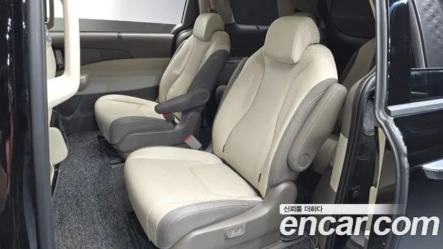 Kia Carnival Generation 4 — Фото автомобиля 17