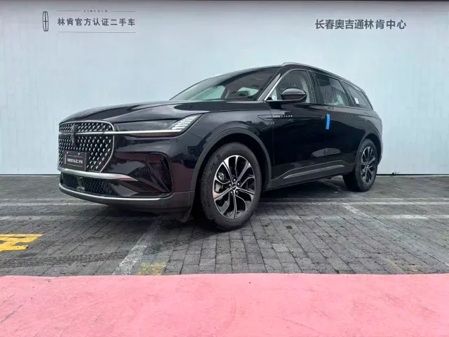 Фотография автомобиля — Lincoln Nautilus