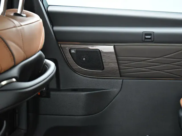 Toyota Alphard — Фото автомобиля 21