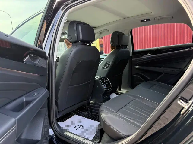 Volkswagen Passat — Фото автомобиля 4