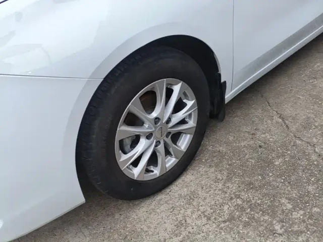 Roewe i5 — Фото автомобиля 22