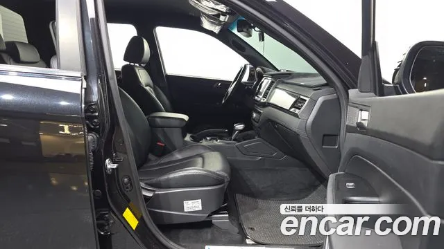 KG_Mobility_Ssangyong Rexton — Фото автомобиля 11