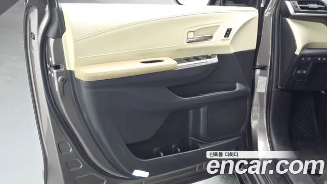 Toyota Sienna — Фото автомобиля 24