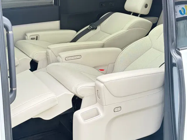 Li Auto MEGA — Фото автомобиля 8