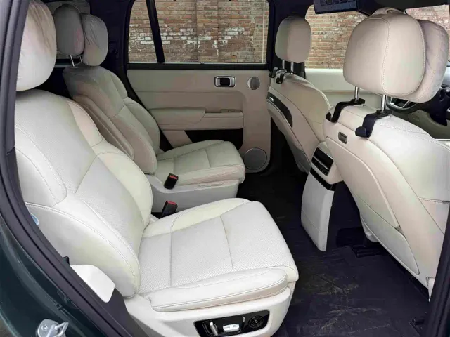 Li Auto L9 — Фото автомобиля 17