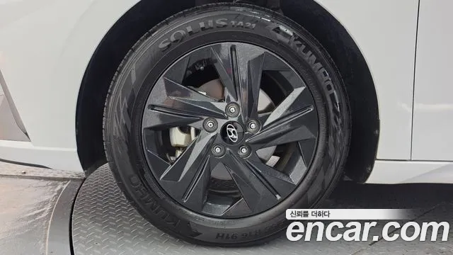 Hyundai Avante CN7 — Фото автомобиля 5