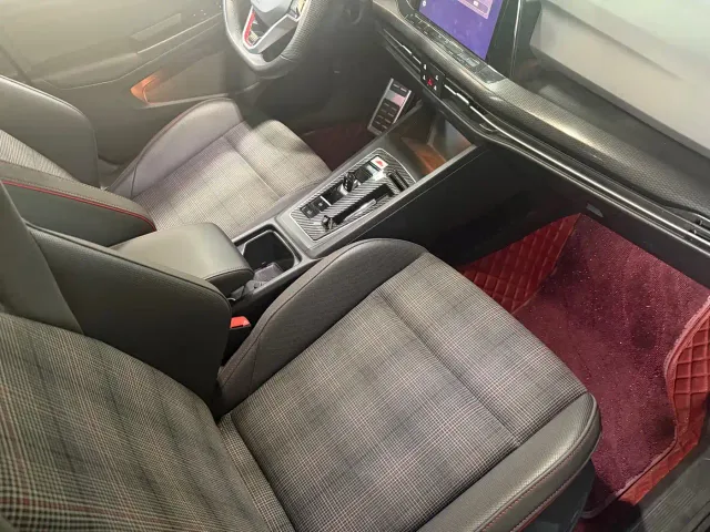 Volkswagen Golf GTI — Фото автомобиля 9