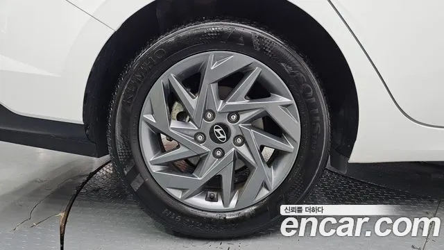 Hyundai Avante — Фото автомобиля 5