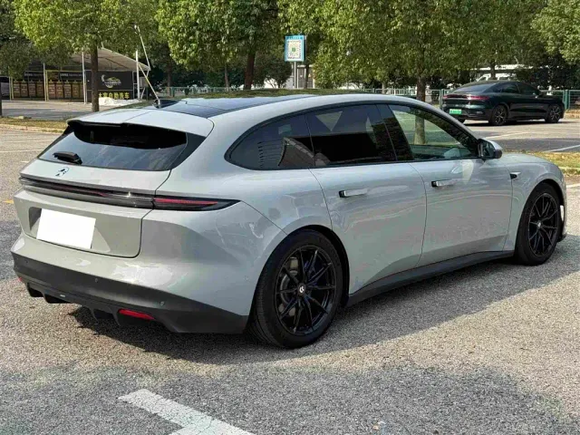 Nio ET5 Touring — Фото автомобиля 11