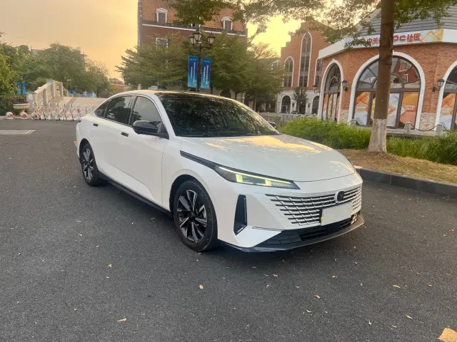Фотография автомобиля — Changan Lamore