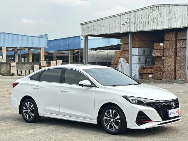 Changan Eado — Фото автомобиля 3
