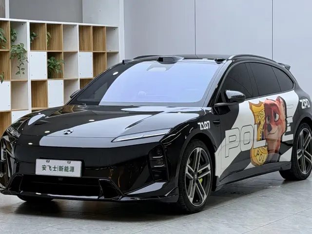 Фотография автомобиля — Nio ET5 Touring