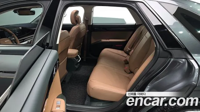 Hyundai Grandeur Grandeur (GN7) 3.5 Бензин 4WD — Фото автомобиля 12