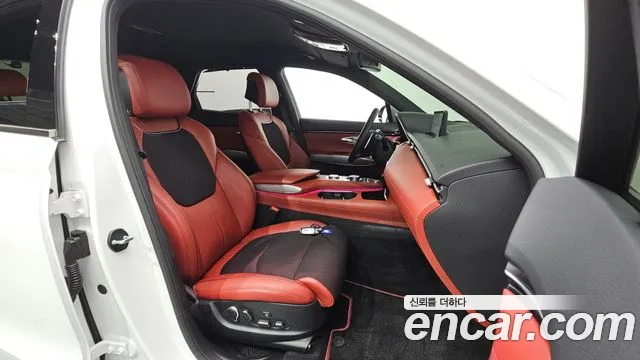 Genesis GV70 — Фото автомобиля 16