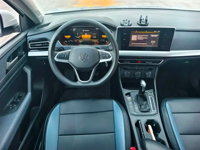 Volkswagen Lavida — Фото автомобиля 12