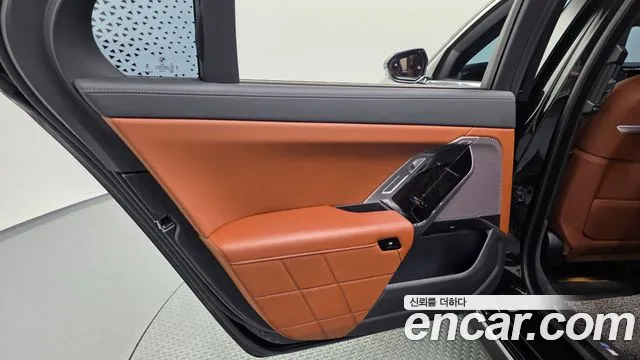 BMW 7 Series G70 — Фото автомобиля 14