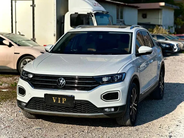 Volkswagen T-Roc — Фото автомобиля 3