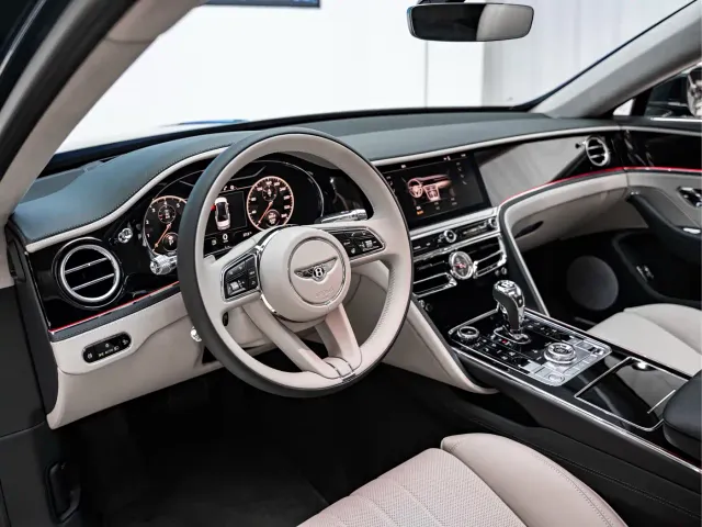 Bentley Flying Spur — Фото автомобиля 9