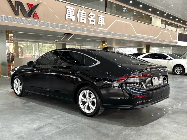 Honda Accord — Фото автомобиля 16